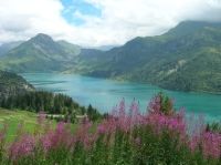 Lacs et cascades de montagne - superbes excursions